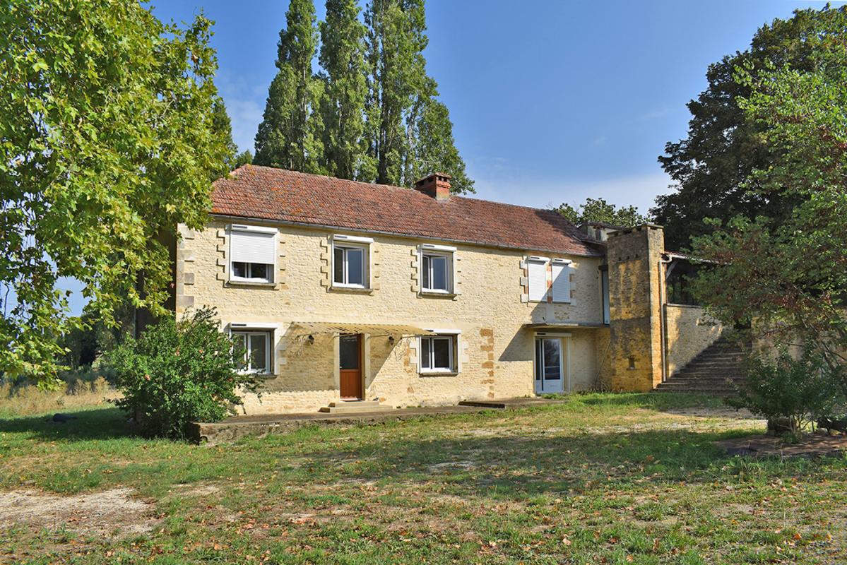 Corps de ferme Tamnies 250 m2