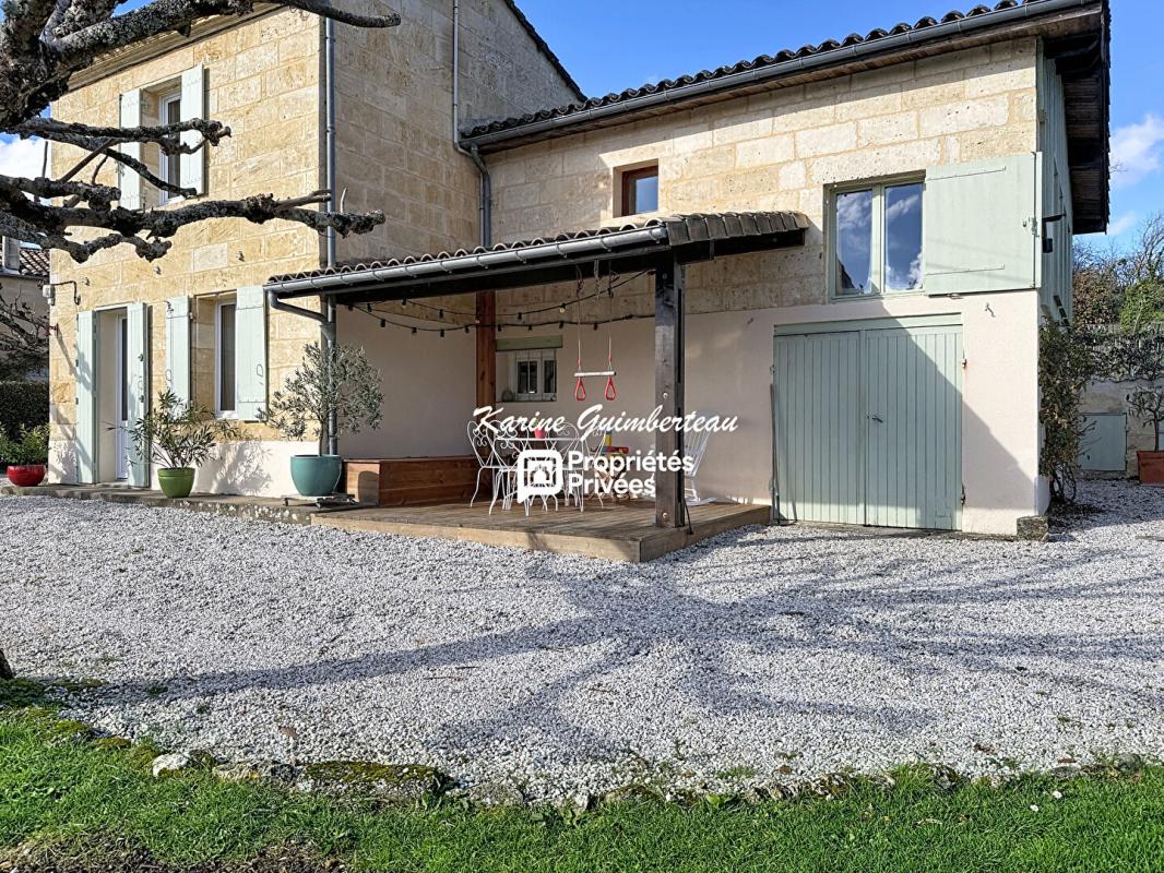 Maison en pierre avec vue, 4 chambres, petit garage, jardin