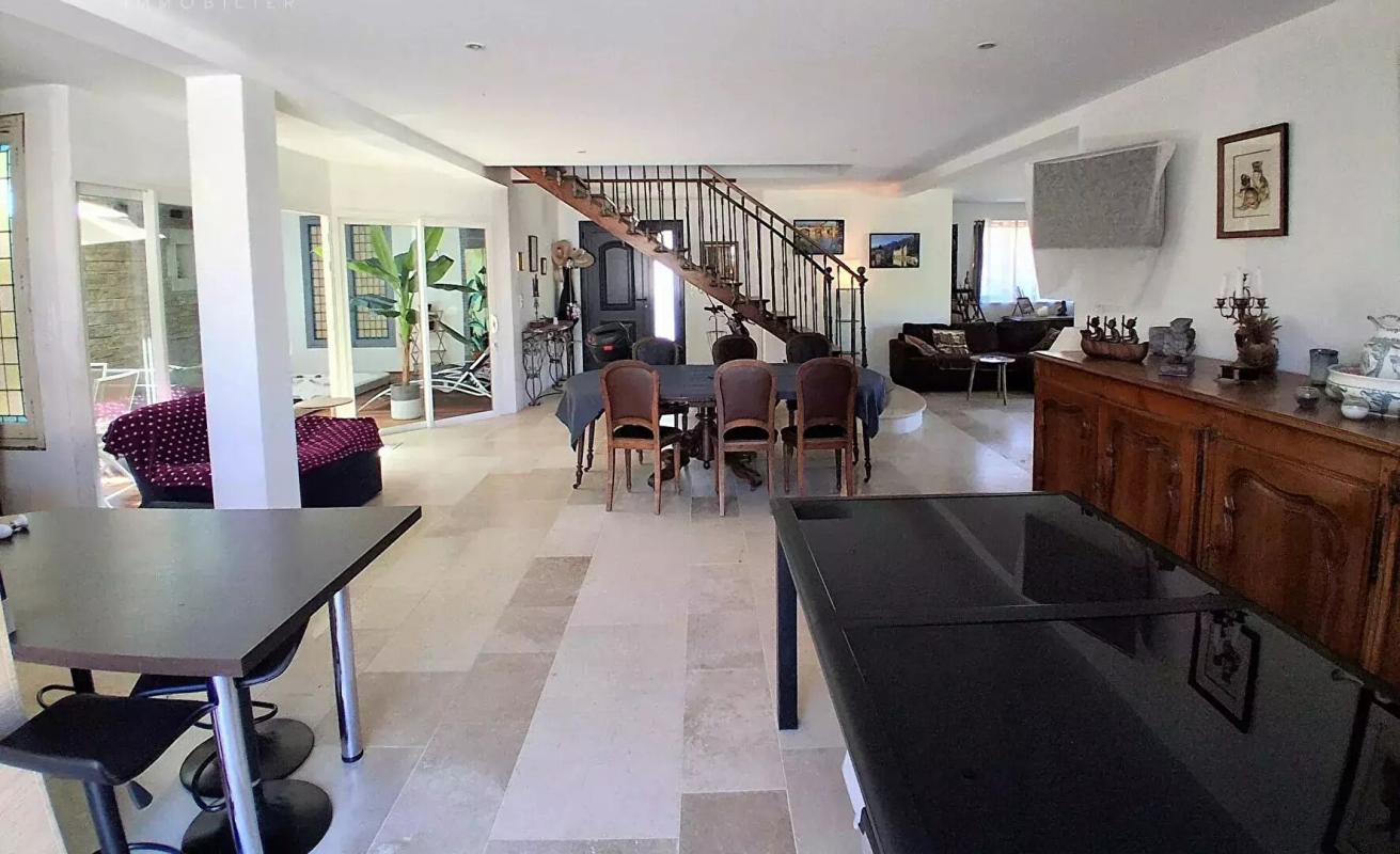 Maison en pierres 213 m2 Condat Sur Trincou 11 pièces 6 chambres