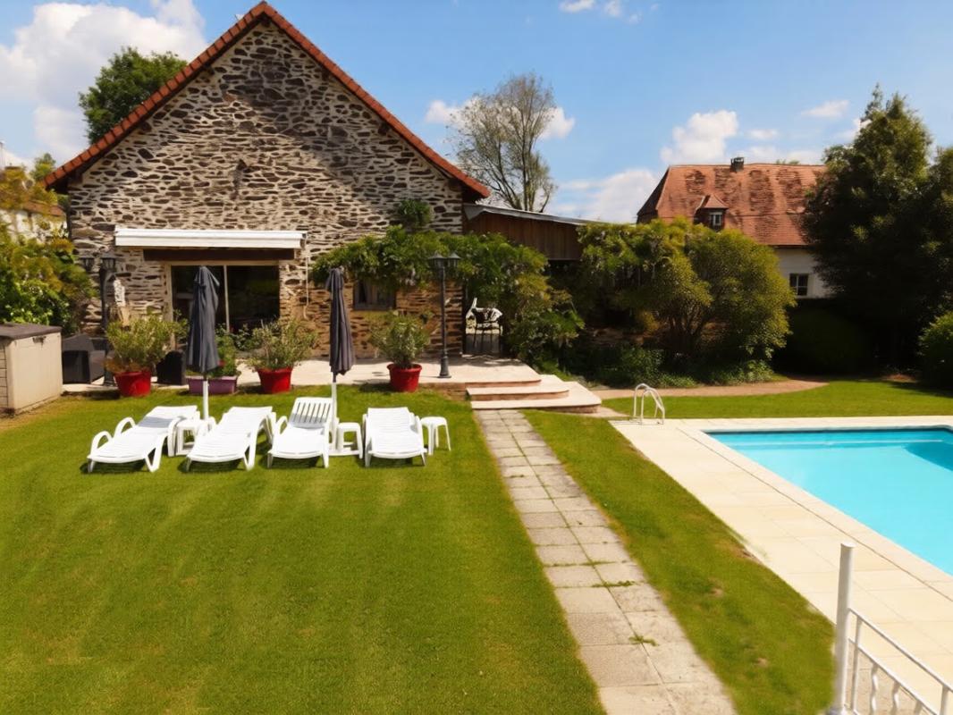 Maison Sarrazac 8 pièce(s) 210 m2