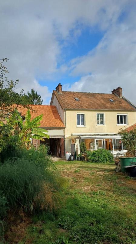 MAISON avec Jardin et Dependances