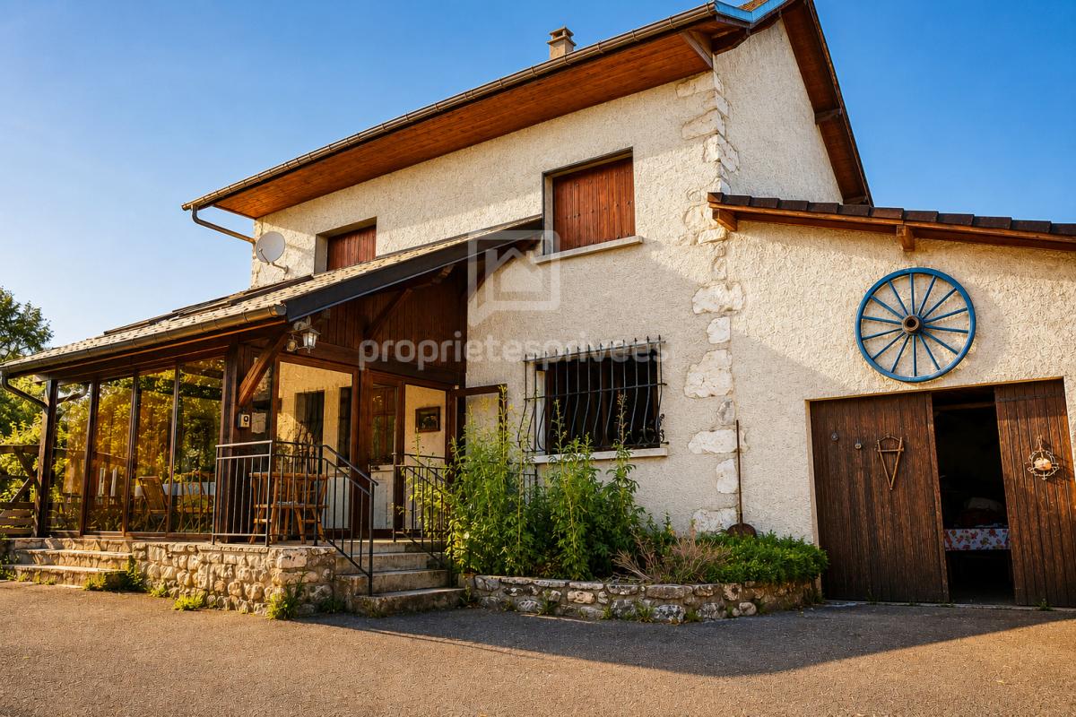 Maison INDIVIDUELLE , Saint pierre de curtille , 4 pièce(s) 80 m2, 2 chambres avec deux garage un car port