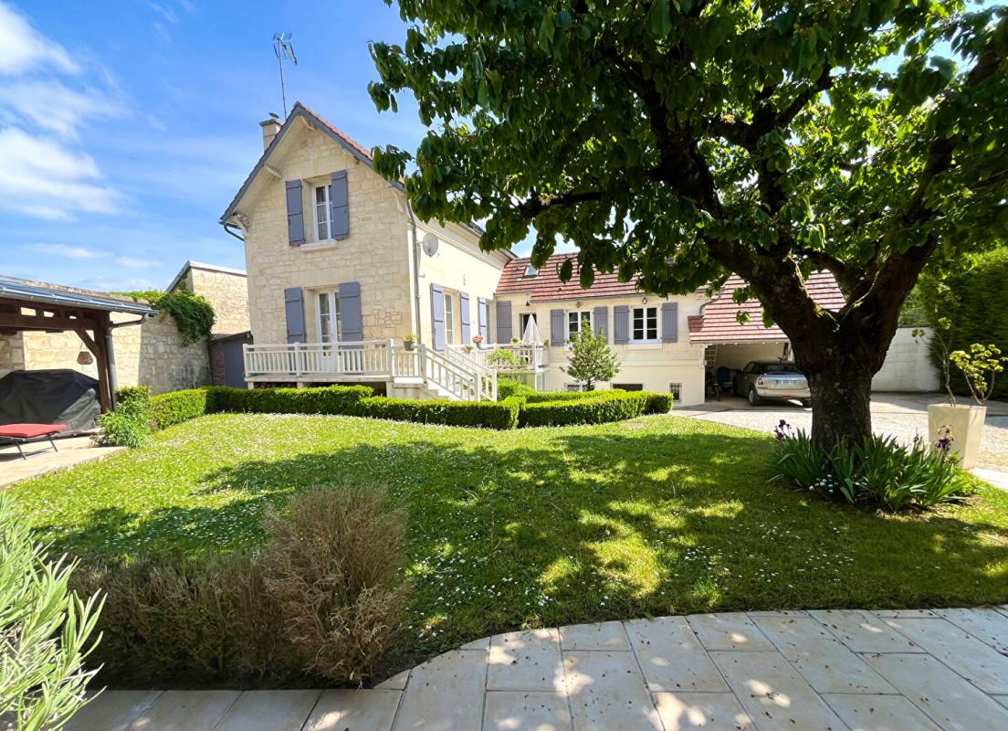 Belle propriété de 260m² - en 2 Habitations sur terrain de 614m²
