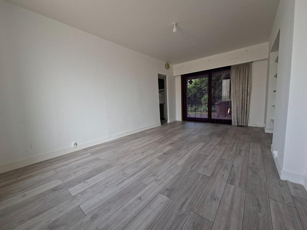 HARDRICOURT - APPARTEMENT 2 PIÈCES 43 M²