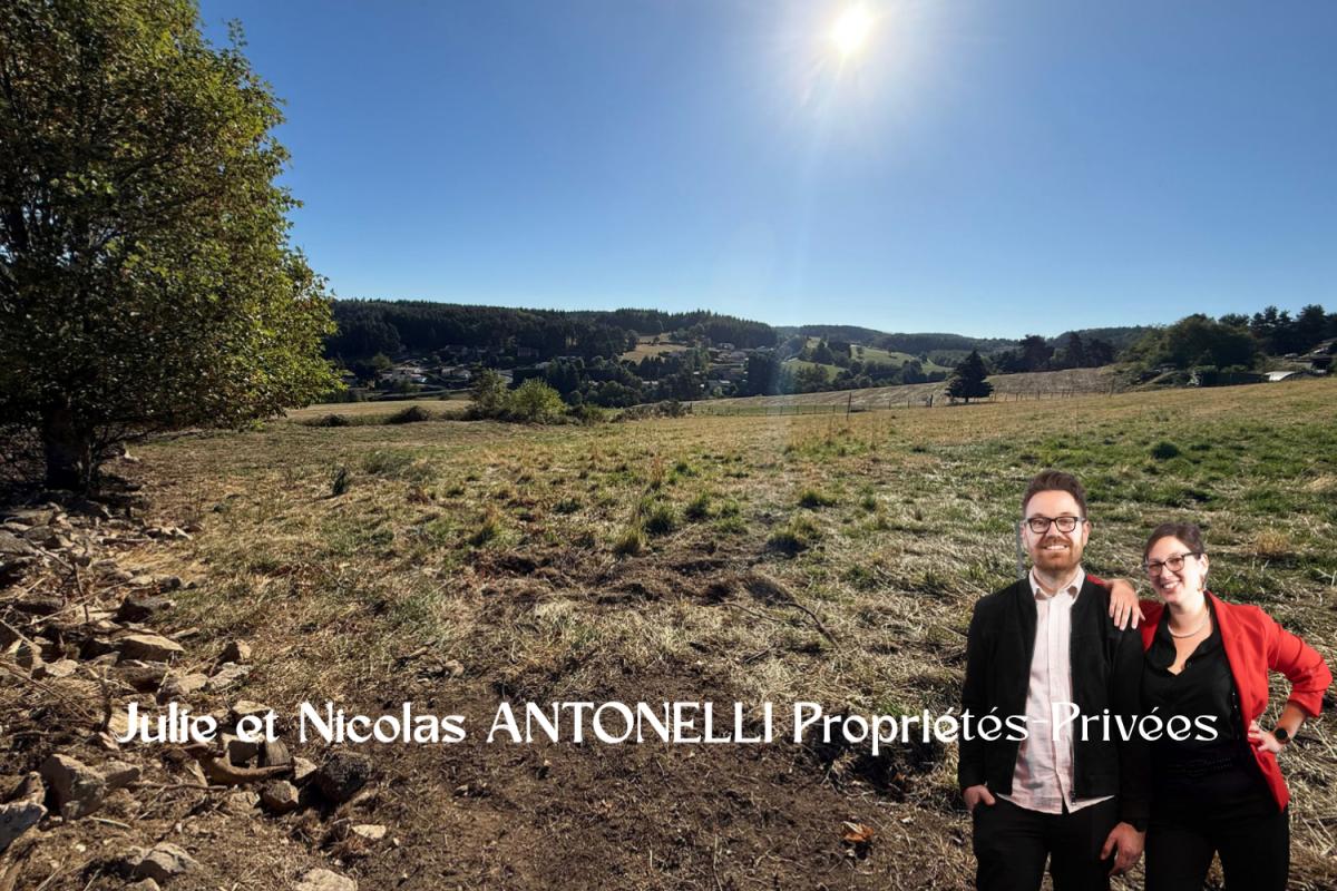SAINT JUST MALMONT 43240 Terrain 1806 m² dont 800m² constructibles hors lotissement