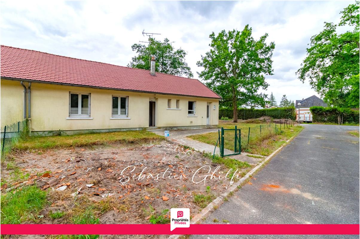 Maison à rénover de plain pied avec 4 chambres terrain de 1110 m²