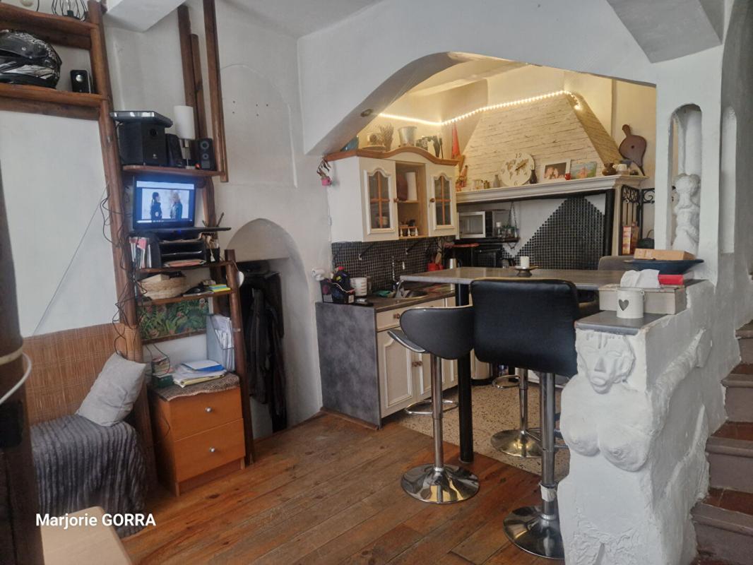NANS LES PINS MAISON DE VILLAGE T3