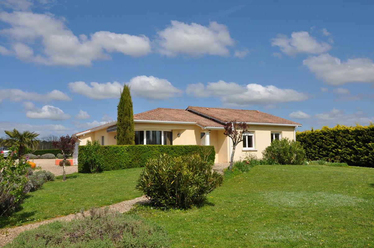 Maison Saint Astier 7 pièce(s) 122 m2