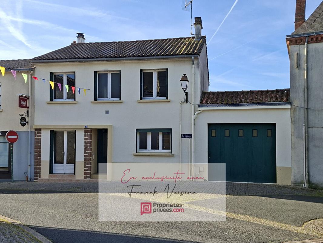 A VENDRE en EXCLUSIVITE au Boupère, centre bourg, maison de 109 m2 avec 4 chambres et 1 bureau sur une parcelle de 291 m2