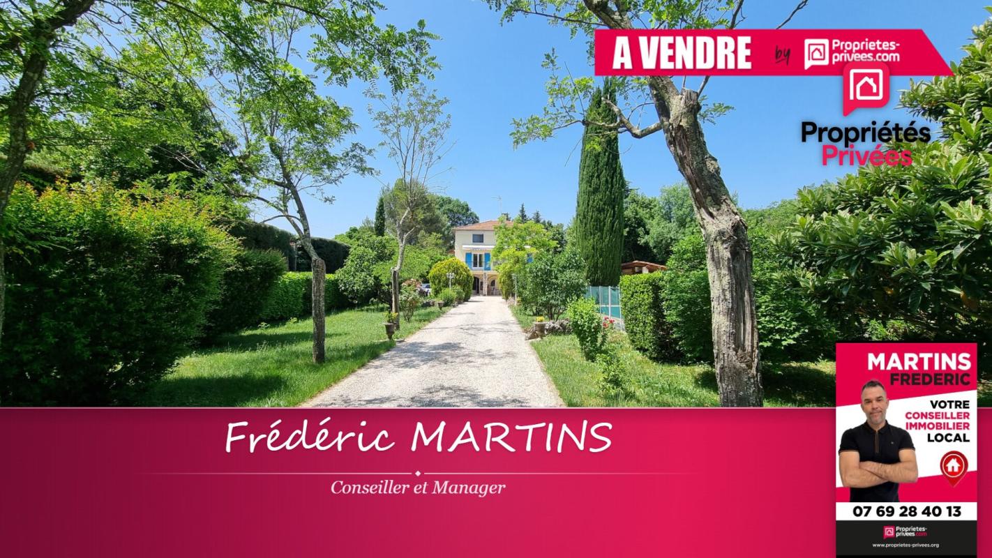 Besse Sur Issole Propriété 9 pièce(s) 237 m2 piscine terrain clos