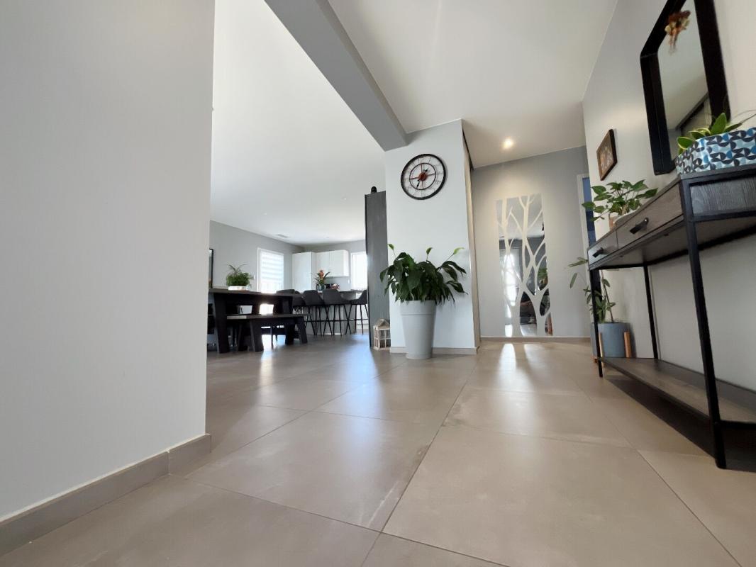 Magnifique maison de 118 m² en R+1 sur un terrain de 435 m² en 3 faces piscinable et sans vis-à-vis