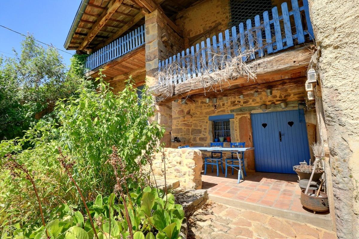 Charmante maison en pierre à terminer