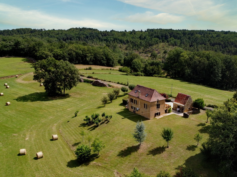 Maison en pierre de 171m2 3 chambres dans un bel environnement