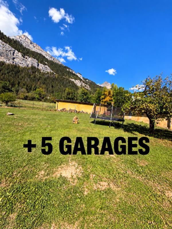 EXCLUSIVITÉ, PASSY ,PLATEAU D'ASSY Terrain constructible de 866 M2 + 5 Garages box fermés , 350 000 Euros