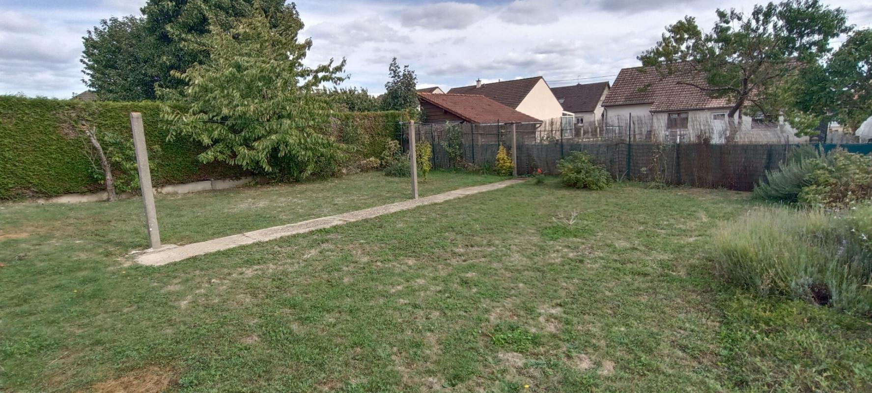 TELOCHÉ ? COUP DE C?UR ! Maison rénovée entièrement de plain-pied de 70 m2 avec extérieur Sud ? 2 chambres sur une parcelle de 500 m2