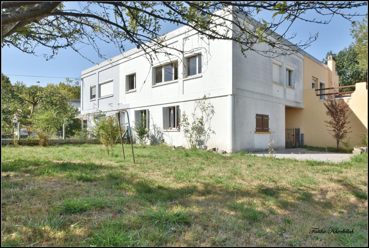 BEAU POTENTIEL ! MAISON 4 CHAMBRES AVEC JARDIN ET ATELIER