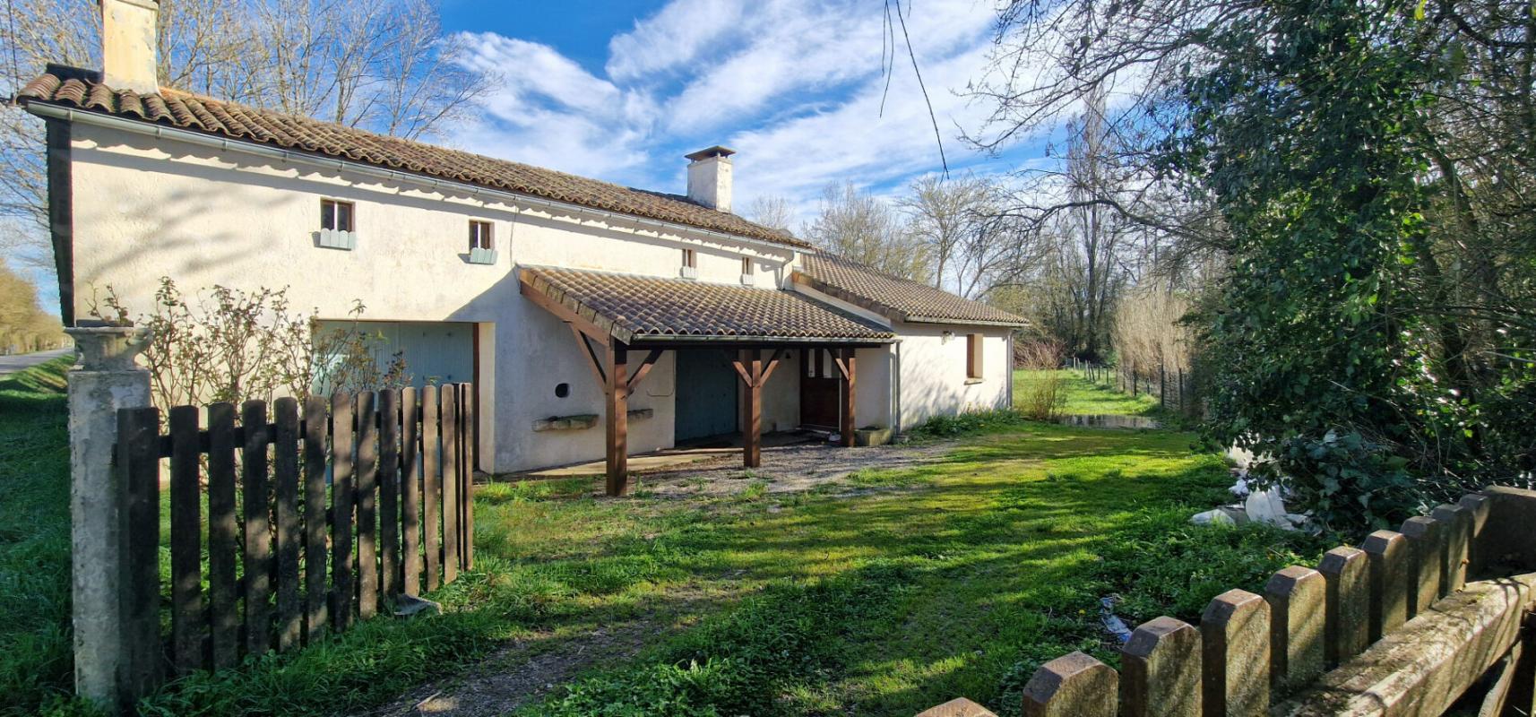 EXCLUSIVITE Maison Lezay 7 pièce(s) 150 m2 sur 1 735 m² de terrain
