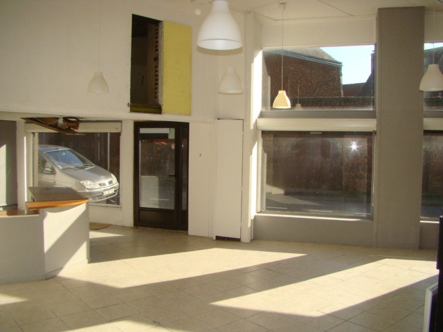 EXCLUSIVITE - Envermeu ( Proche de Dieppe et des plages) - UNE QUALITÉ DE VIE ENTRE CAMPAGNE ET LITTORAL - Loft ou surface commerciale de 73m2 - Prix : 115.990