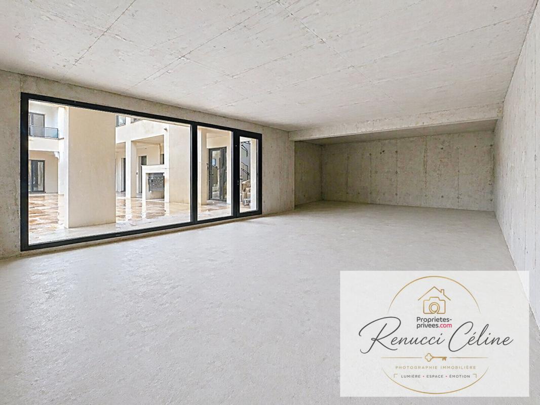 Local commercial de 66 m2 à Porticcio