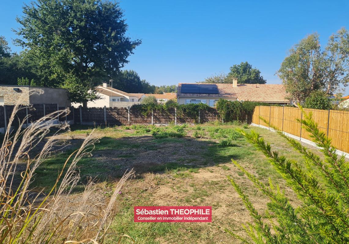 Terrain constructible 350m2 viabilisé et clôturé