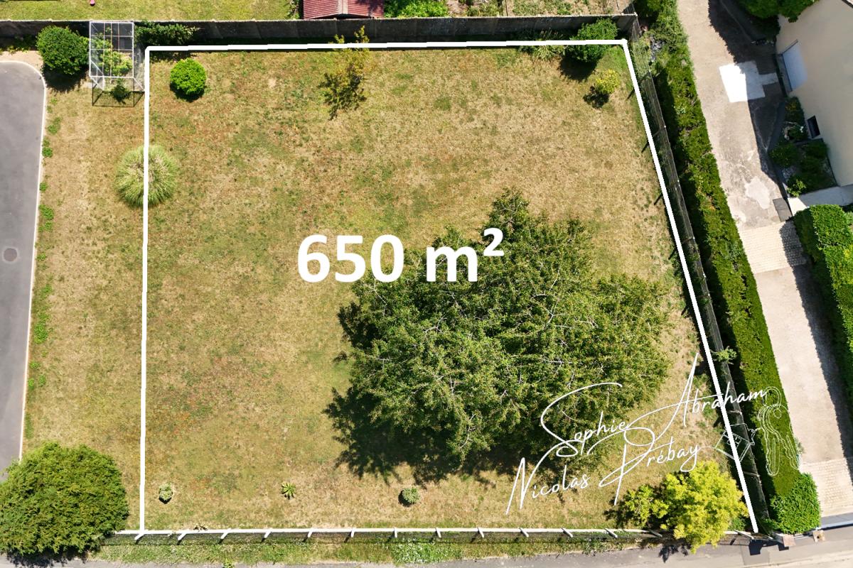 Terrain constructible de 650m²