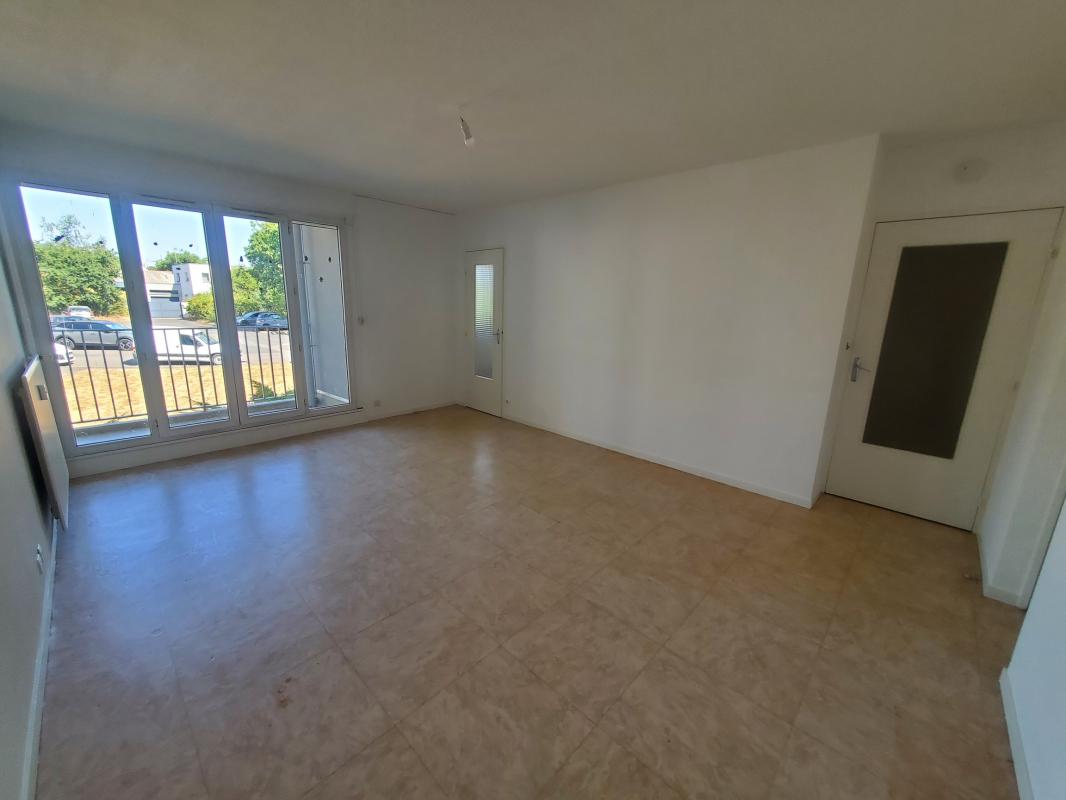 BEAU T2 AU 1ER ETAGE AVEC BALCON ET CAVE