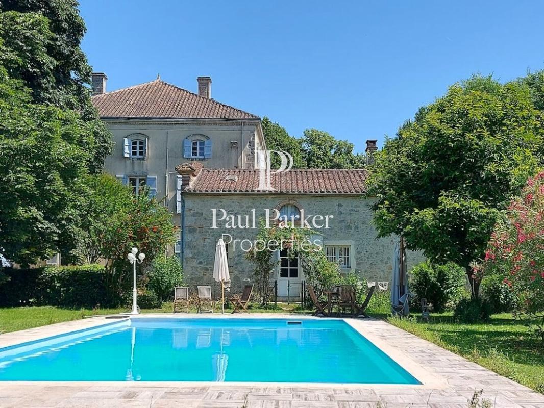 AGEN rive gauche, Charmant Domaine 775 m², Dépendances, Chapelle, terres irriguées 17ha - 4300753PTOE