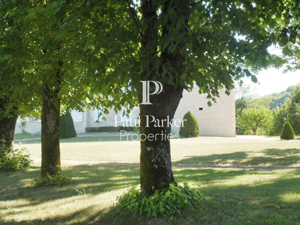 CHÂTEAU DE CARACTÈRE AVEC VUE PANORAMIQUE ? AXE LYON / GENÈVE - 4474463PUMY
