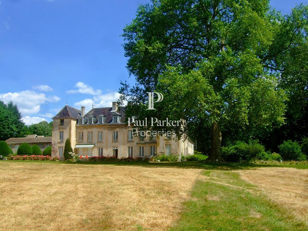 Château et vastes espaces pour réception - 4515243PSNV