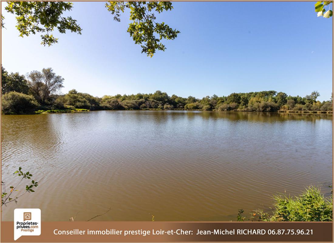 terrain constructible viabilisé de m2 en vente à Courmemin