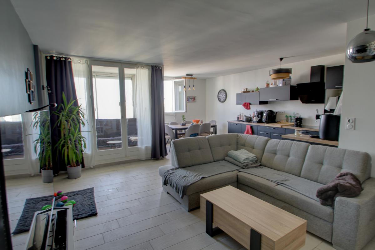 T3 DERNIER ETAGE SANS TRAVAUX