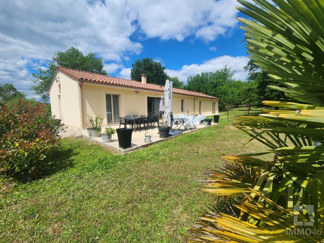 Maison 5 chambres de plain-pied de 153m² sur 4 800m² de terrain