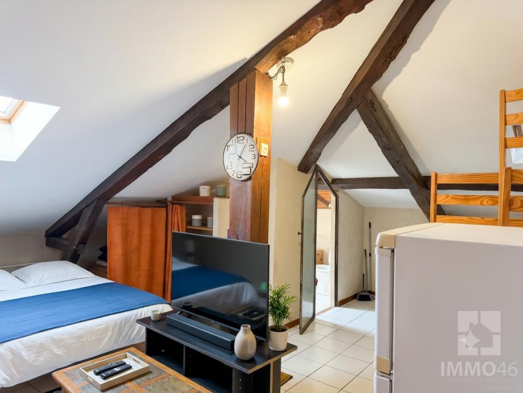 Charmant studio mansardé et rénové – Idéal investisseur