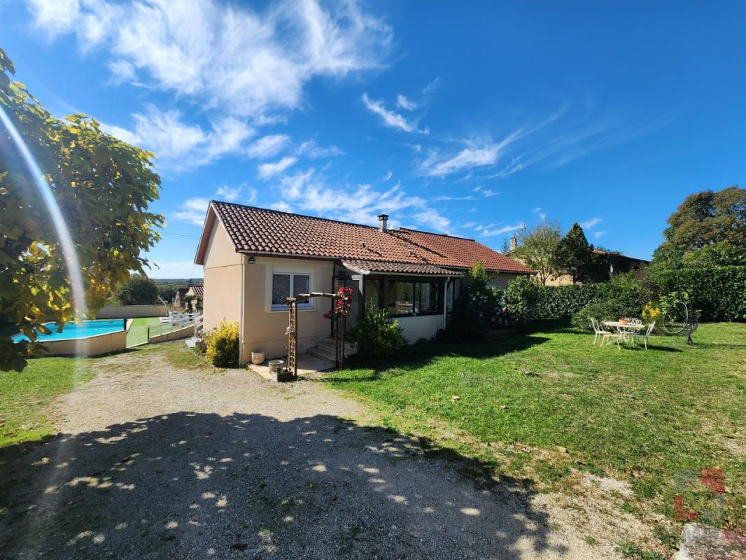 Maison 6 pièces de 115m² habitables avec piscine et dépendance aménagée de 30m² habitables