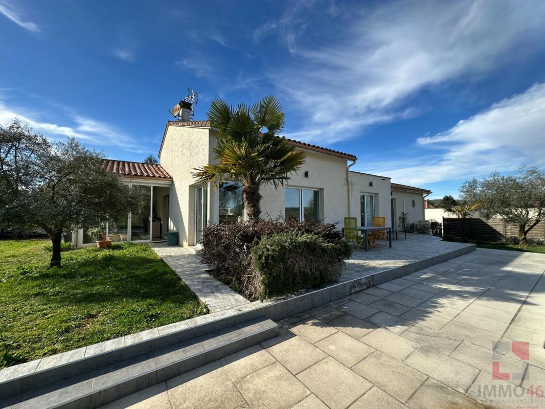 Maison T6 de plain-pied avec piscine