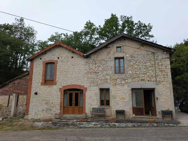 Cahors à L' Ouest proche d'Espere