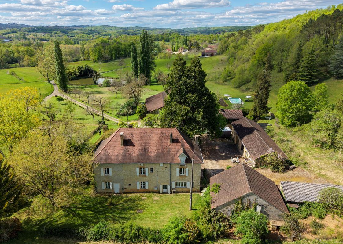 Secteur Cazals, au calme, Magnifique propriété de caractère avec gîte, piscine, étang et dépendances sur 4,7 hectares
