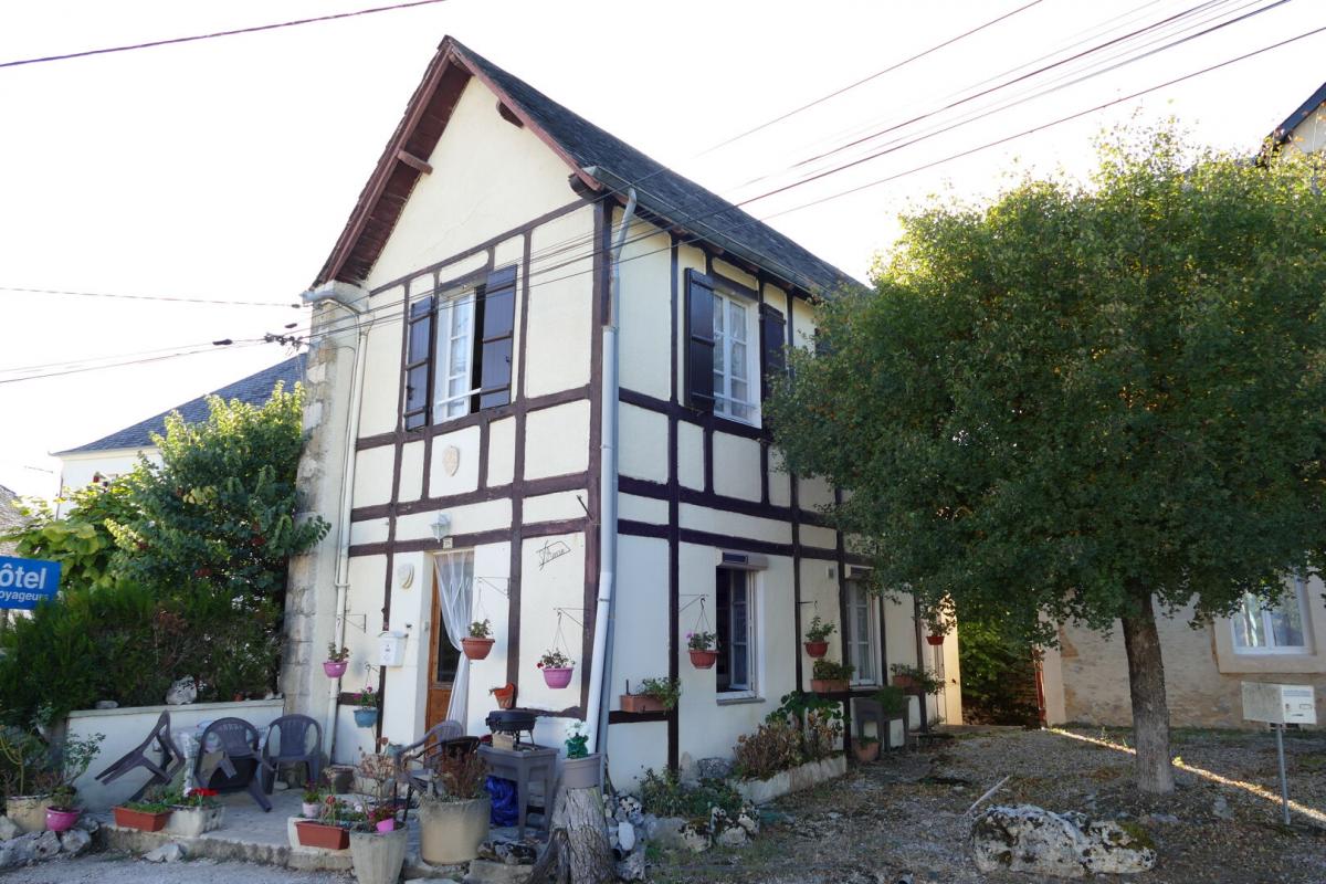 A vendre, petite maison a colombage T4 avec terrain non attenant