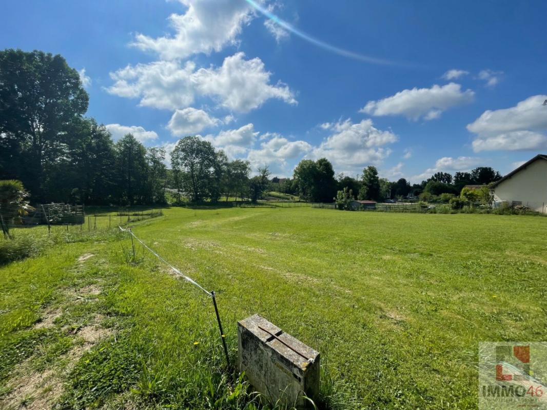 TERRAIN CONSTRUCTIBLE AVEC CU DE 1543M²