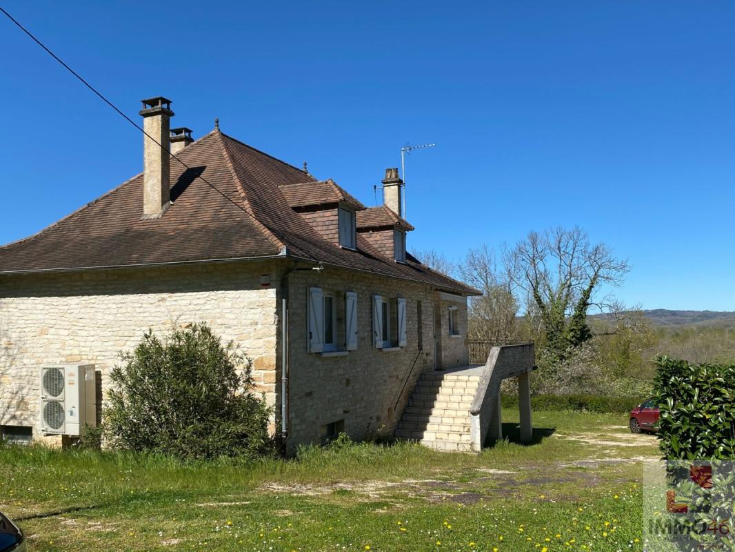 Grande maison rénovée sur terrain de 5000m²