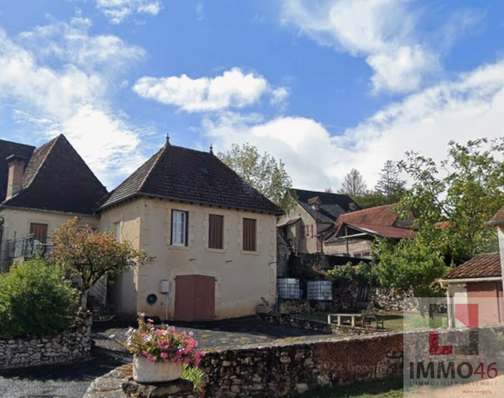 Maison de village et grange en pierres à renover
