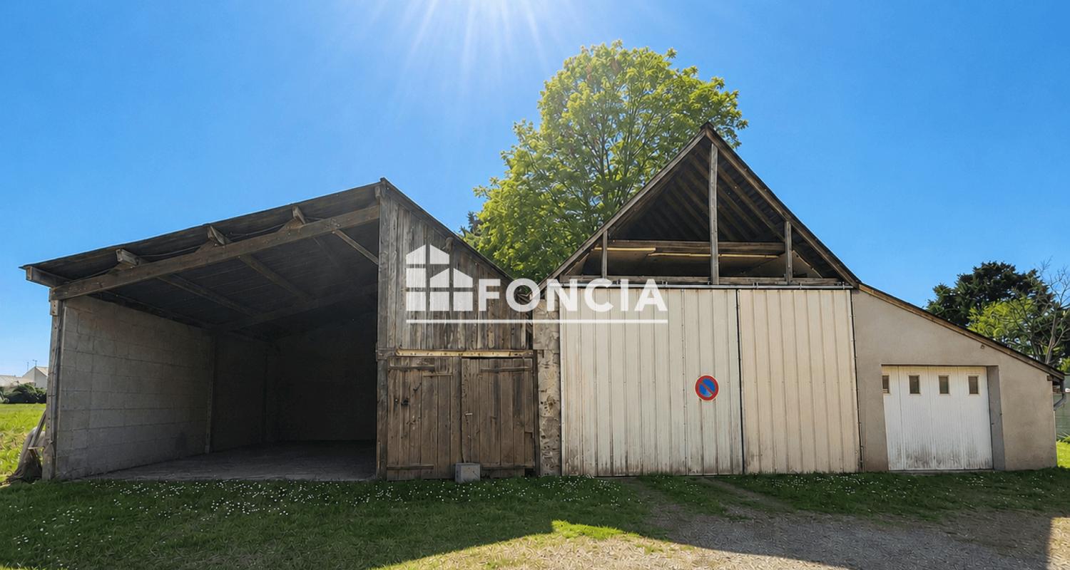 Saintes-Gemmes-sur-Loire, hangar d'environ 190 m²