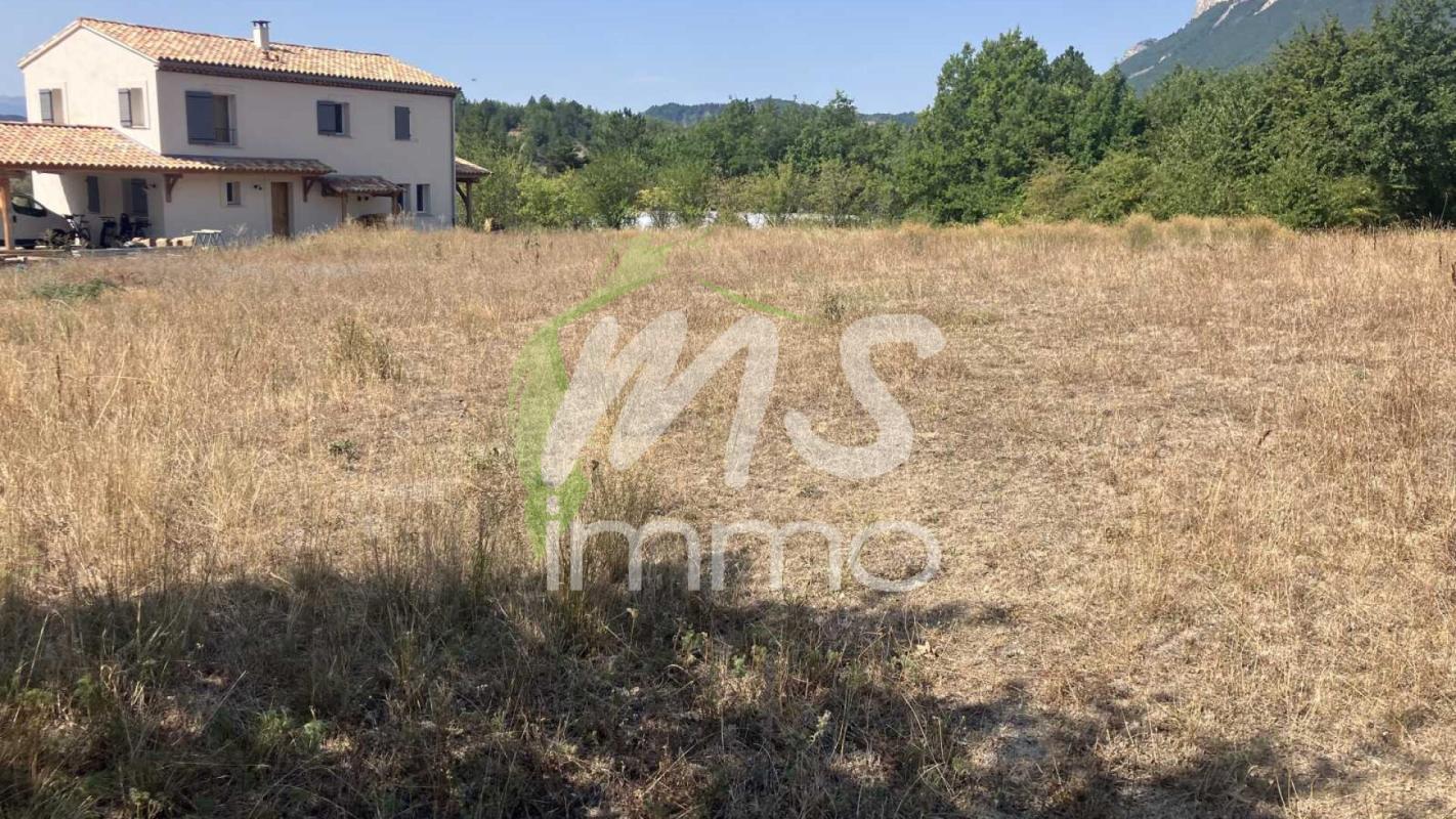 Terrain de 790 m² - VENTAVON