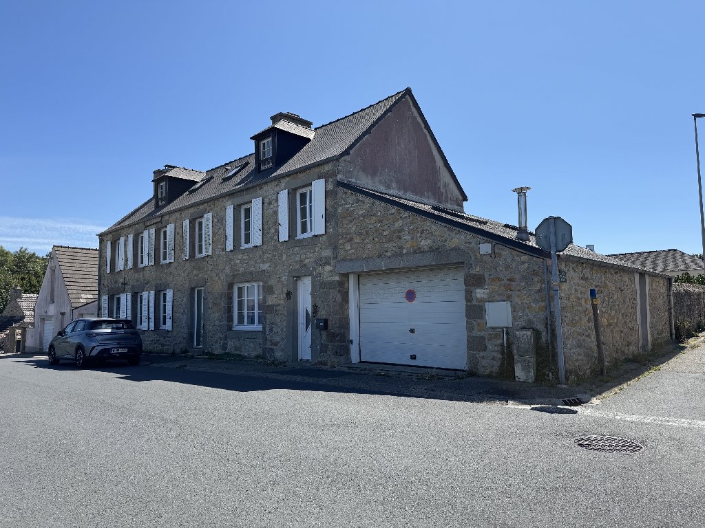 LES PIEUX et Alentours