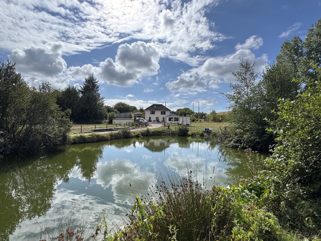 LES PIEUX et Alentours