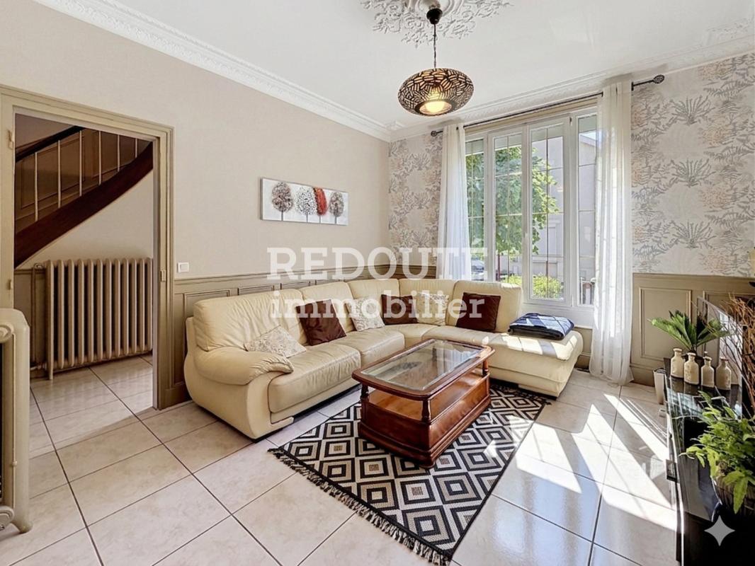 PROCHE EPERNAY : Agréable maison avec 4 chambres