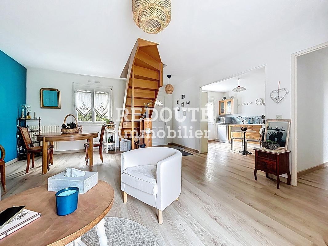 PLAIN-PIED DE 5 CHAMBRES AVEC JARDIN ET SOUS-SOL TOTAL