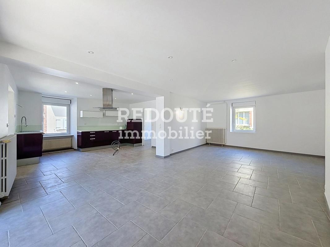 À VENDRE - PLIVOT - MAISON DE TYPE 8 AVEC DÉPENDANCE ET CAVE
