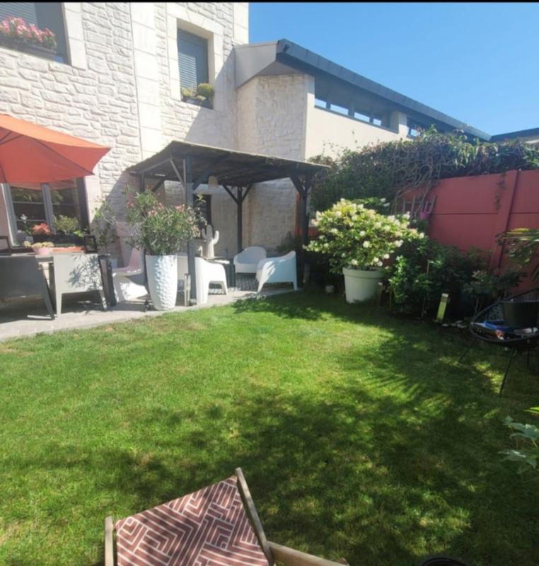 A VENDRE: SAINT-BRICE-COURCELLES – MAISON DE CARACTERE – 3 CHAMBRES - GARAGE – JARDIN – TERRASSES