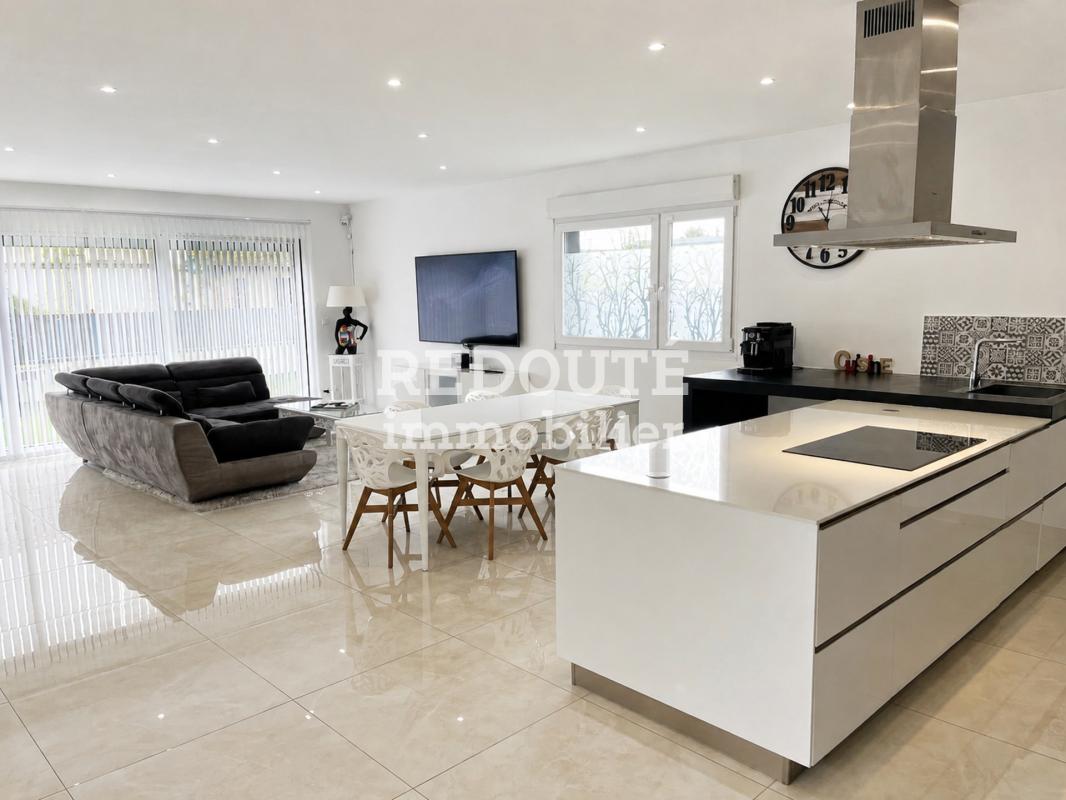 A VENDRE - Maison de 163m2 de plain-pied - FERE-CHAMPENOISE